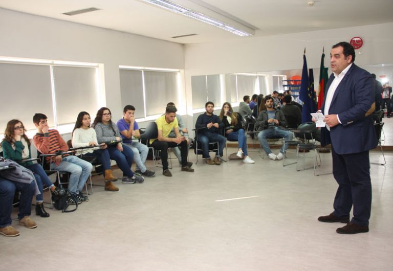 Rádio Regional do Centro: Jovens de Condeixa reflectem sobre a Europa