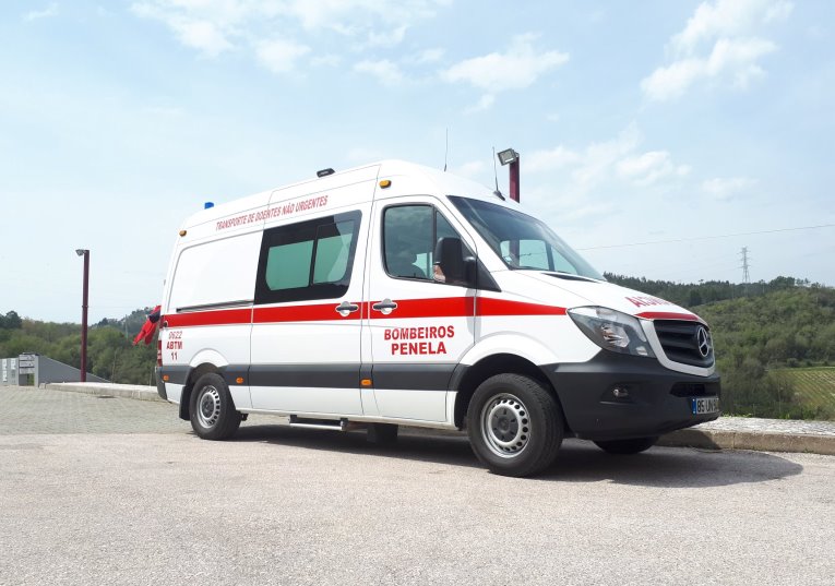 Rádio Regional do Centro: Nova ambulância reforça parque automóvel dos Bombeiros de Penela