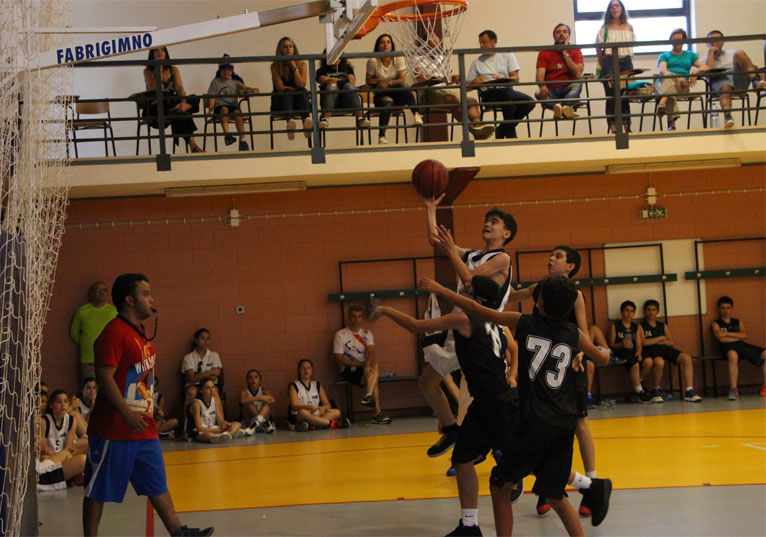 Rádio Regional do Centro: Torneio de basquetebol Apolino Teixeira durante três dias em Penela