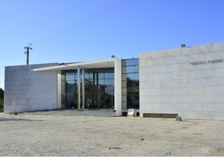 Rádio Regional do Centro: Biblioteca de Pombal com novo horário para “melhor servir a comunidade”