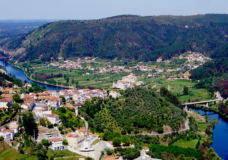 Rádio Regional do Centro: Programa da Manhã: Roteiro do Arista finalista para o prémio Município do Ano Rádio Regional do Centro: Programa da Manhã: Roteiro do Arista finalista para o prémio Município do Ano