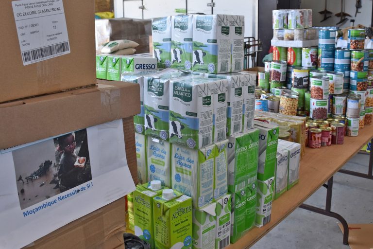 Rádio Regional do Centro: Montemor enviou para Moçambique nove toneladas de produtos