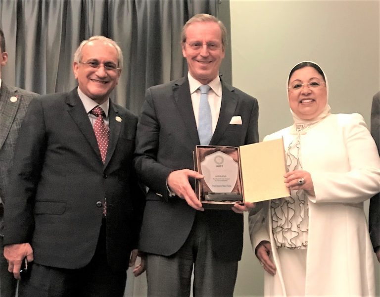 Rádio Regional do Centro: Duarte Nuno Vieira recebe distinção da União Árabe de Ciências Forenses