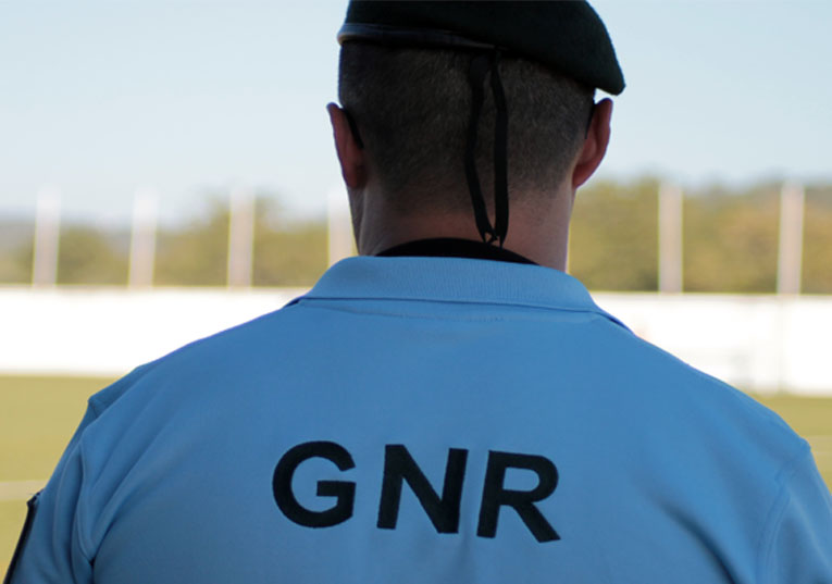 Rádio Regional do Centro: Pombal: GNR deteve homem por invasão de recinto desportivo na Ilha