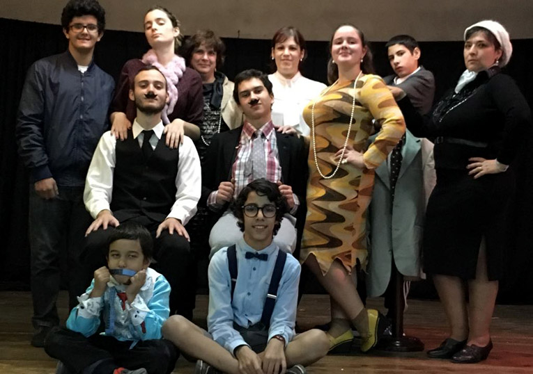Rádio Regional do Centro: Condeixa: Grupo de teatro “Sardanisca”, de Bruscos, anuncia encerramento