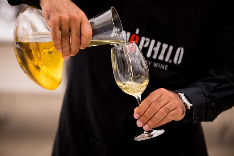 Rádio Regional do Centro: Coimbra recebe festival que põe à prova 200 vinhos