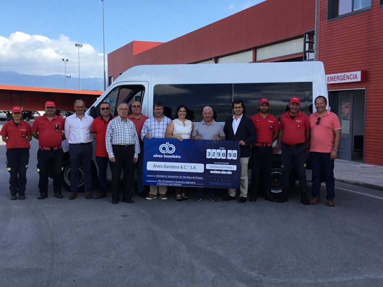 Rádio Regional do Centro: Alves Bandeira entrega donativo a Bombeiros de Vila Nova de Poiares
