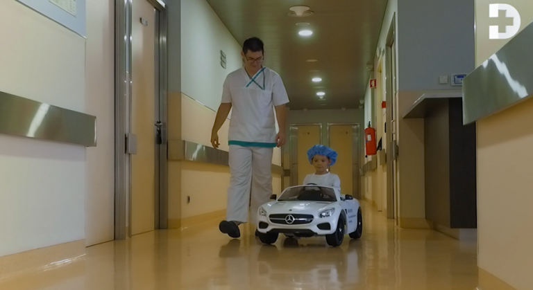 Rádio Regional do Centro: Crianças vão de mini-carro para o bloco operatório Rádio Regional do Centro: Crianças vão de mini-carro para o bloco operatório