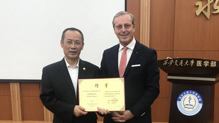 Rádio Regional do Centro: Duarte Nuno Vieira distinguido por universidade chinesa