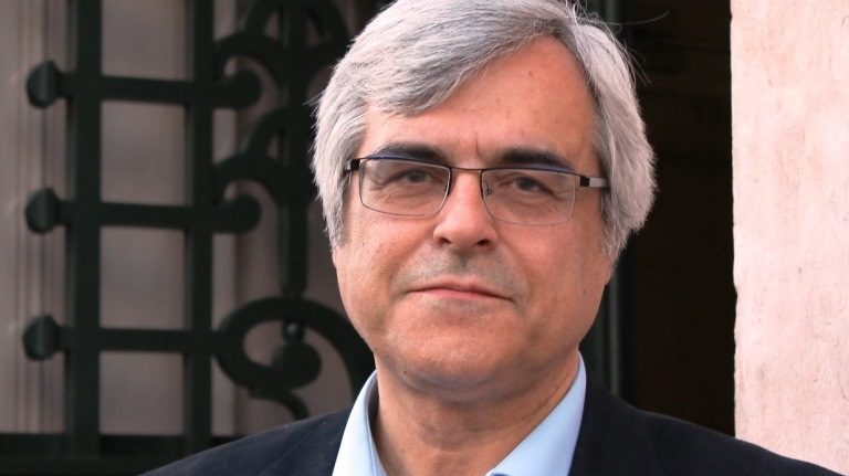 Rádio Regional do Centro: Carlos Reis, docente da UC, recebe Prémio Eduardo Lourenço