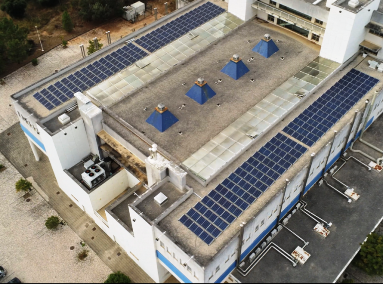 Rádio Regional do Centro: FCTUC conclui instalação de energia solar em todo o Polo II Rádio Regional do Centro: FCTUC conclui instalação de energia solar em todo o Polo II