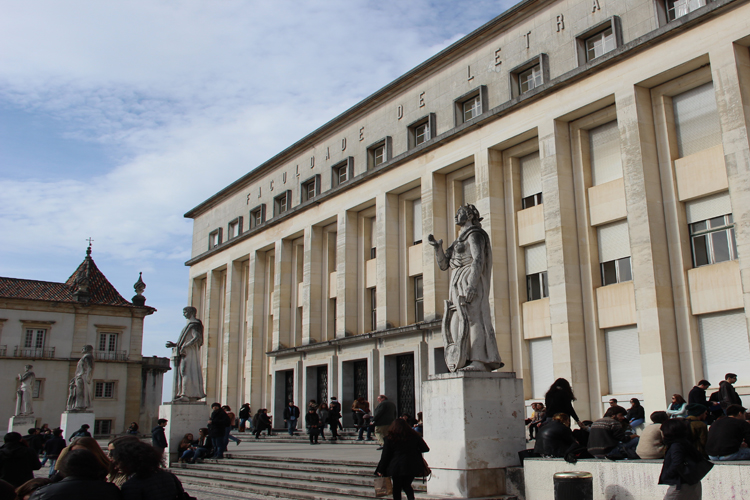 Rádio Regional do Centro: Música e Ciência unem-se em concerto-conferência na Faculdade de Letras da UC Rádio Regional do Centro: Música e Ciência unem-se em concerto-conferência na Faculdade de Letras da UC