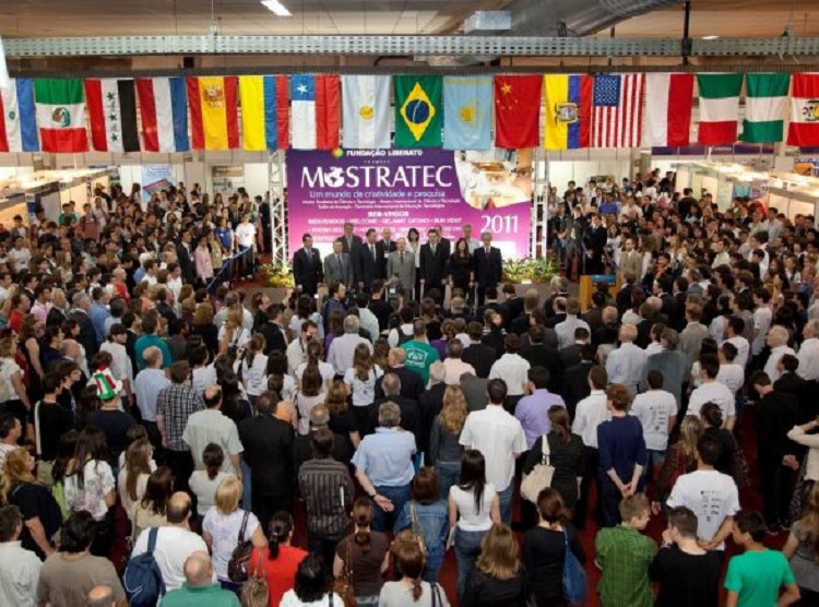 Rádio Regional do Centro: Oliveira do Hospital: Jovem representa Portugal em Mostra Internacional Rádio Regional do Centro: Oliveira do Hospital: Jovem representa Portugal em Mostra Internacional