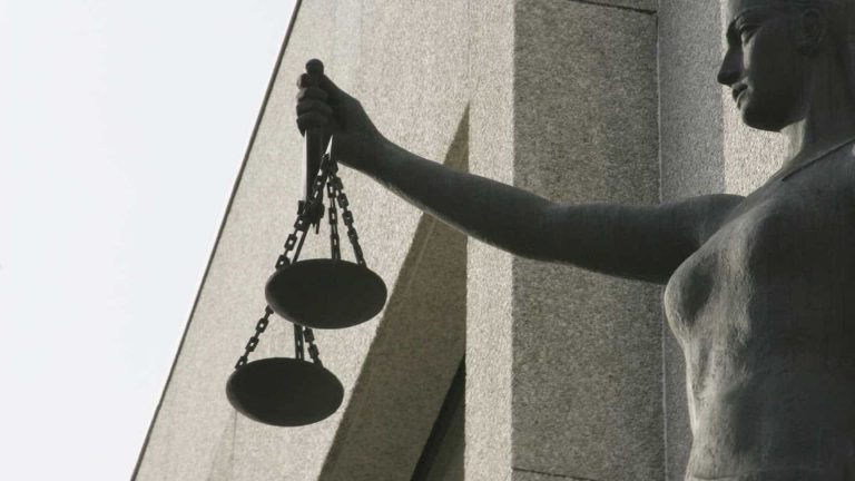 Rádio Regional do Centro: Dulce Neto é a primeira mulher a presidir a um Supremo Tribunal Português Rádio Regional do Centro: Dulce Neto é a primeira mulher a presidir a um Supremo Tribunal Português