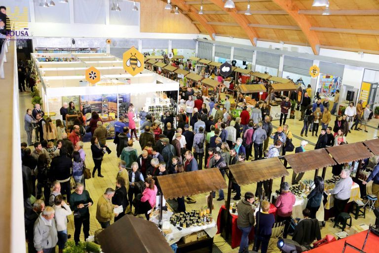Rádio Regional do Centro: Feira do Mel e da Castanha da Lousã está a chegar Rádio Regional do Centro: Feira do Mel e da Castanha da Lousã está a chegar
