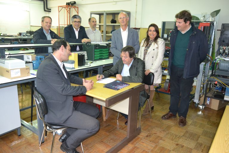 Rádio Regional do Centro: Celebração de Protocolo entre o ISEC e a PRIO.E – Mobility Solutions, Lda. Rádio Regional do Centro: Celebração de Protocolo entre o ISEC e a PRIO.E – Mobility Solutions, Lda.
