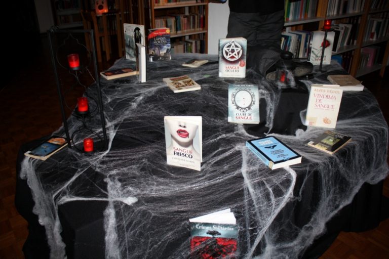 Rádio Regional do Centro: Halloween na biblioteca municipal foi um sucesso Rádio Regional do Centro: Halloween na biblioteca municipal foi um sucesso