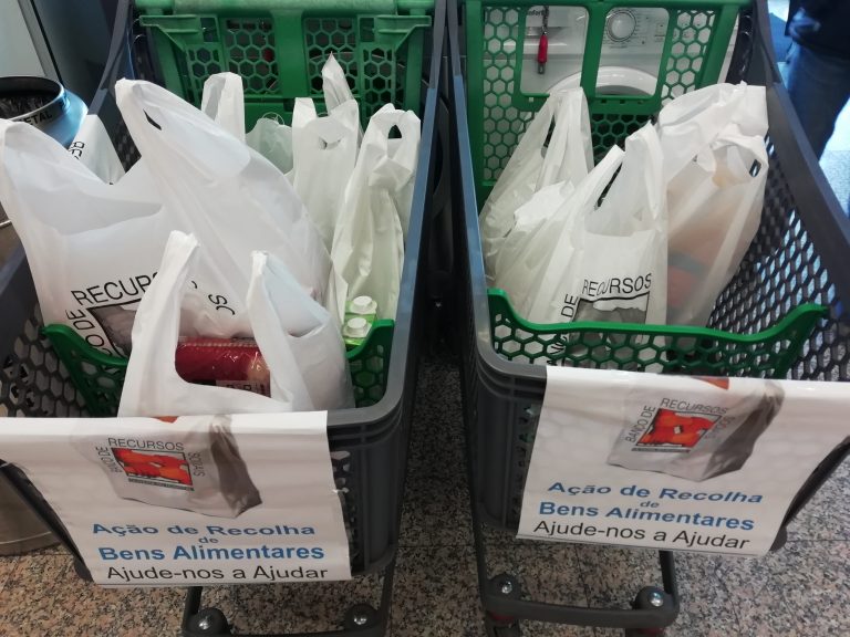 Rádio Regional do Centro: Município de Oliveira do Hospital promove Pirâmide de Natal Solidário Rádio Regional do Centro: Município de Oliveira do Hospital promove Pirâmide de Natal Solidário