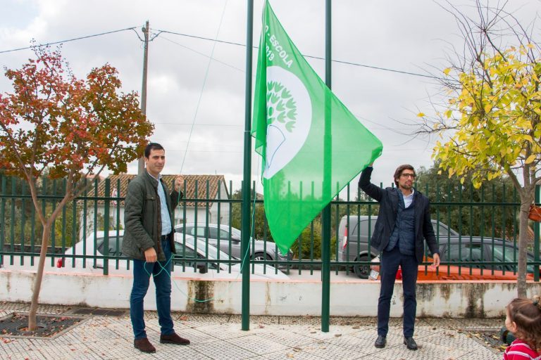 Rádio Regional do Centro: Hasteada bandeira “Eco-Escolas” em Vila Nova de Poiares