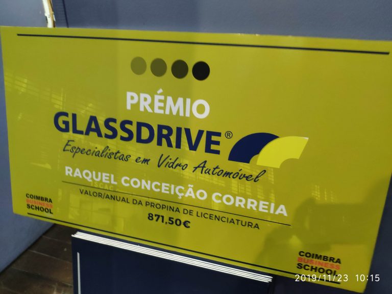 Rádio Regional do Centro: Glassdrive oferece prémio a estudante do ISCAC Rádio Regional do Centro: Glassdrive oferece prémio a estudante do ISCAC