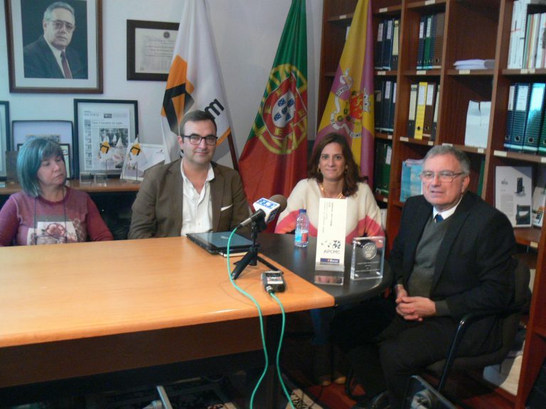 Rádio Regional do Centro: Cadeiras solidárias da Matobra expostas em Coimbra