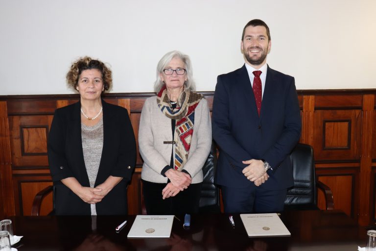 Rádio Regional do Centro: Coimbra: Faculdade de Economia assina protocolo com o Grupo Jerónimo Martins Rádio Regional do Centro: Coimbra: Faculdade de Economia assina protocolo com o Grupo Jerónimo Martins