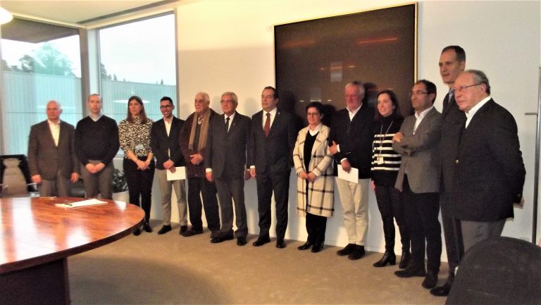 Rádio Regional do Centro: Plural entregou donativos à APCC, Associação Dignitude e ANAI