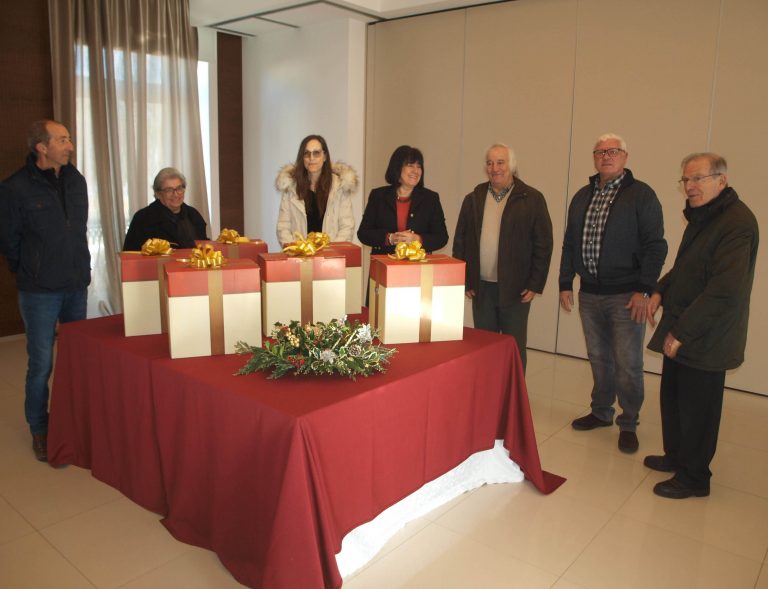 Rádio Regional do Centro: Cantanhede entrega 85 cabazes de Natal à Conferência de S. Pedro