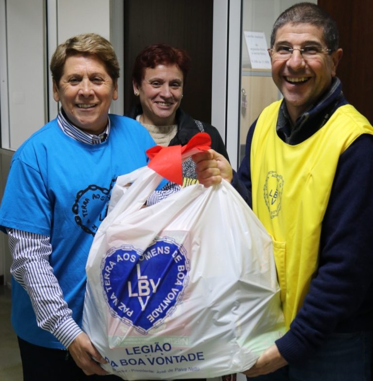 Rádio Regional do Centro: Entrega de cabazes de Natal da LBV