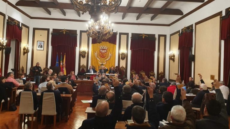 Rádio Regional do Centro: Coimbra: À segunda vez a AM aprovou Orçamento da Câmara