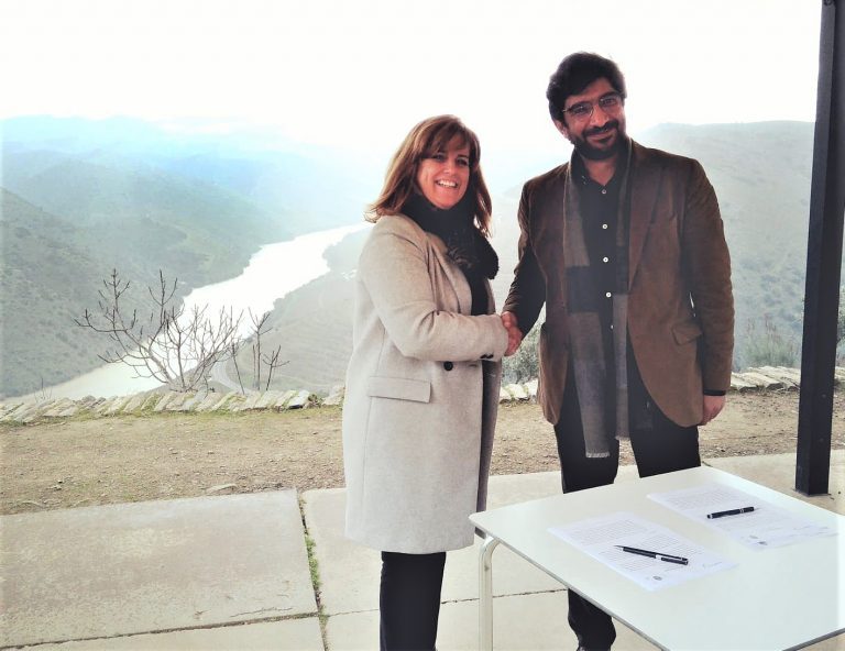 Rádio Regional do Centro: UC assina protocolo de cooperação com a Fundação Côa Parque Rádio Regional do Centro: UC assina protocolo de cooperação com a Fundação Côa Parque