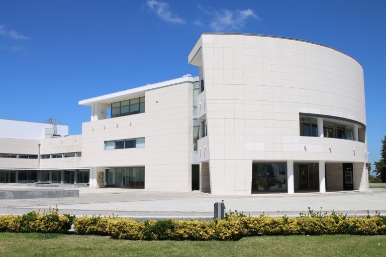 Rádio Regional do Centro: Paços do Concelho de Oliveira do Bairro pensa em pessoas c/ mobilidade reduzida