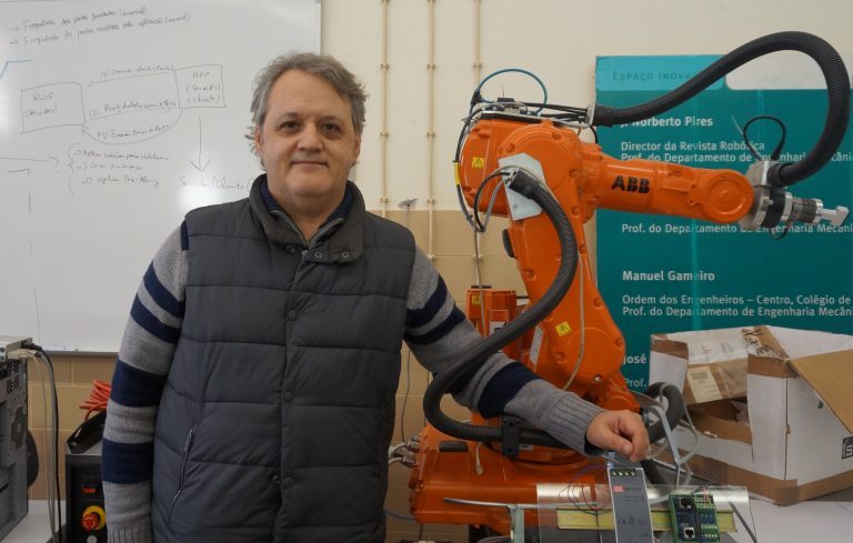 Rádio Regional do Centro: Coimbra: Premiado projecto de Norberto Pires de construção em aço