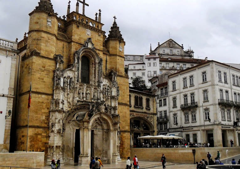 Rádio Regional do Centro: Igreja Santa Cruz recebe sábado cânticos natalícios