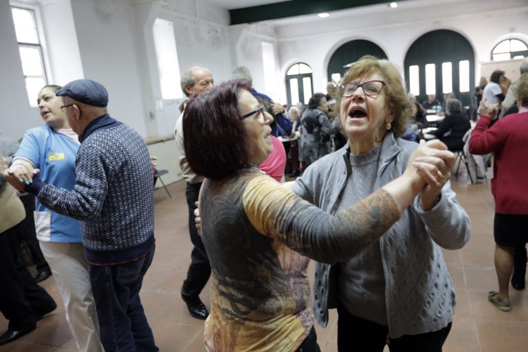 Rádio Regional do Centro: Lousã: Baile de Máscaras Sénior acontece no dia 21 de Fevereiro