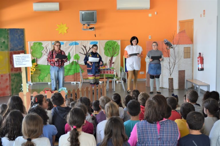 Rádio Regional do Centro: Cantanhede: Biblioteca apresenta dramatização no Centro Escolar de Cadima
