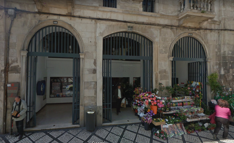 Rádio Regional do Centro: Cadáver encontrado num café do centro comercial Sofia, em Coimbra
