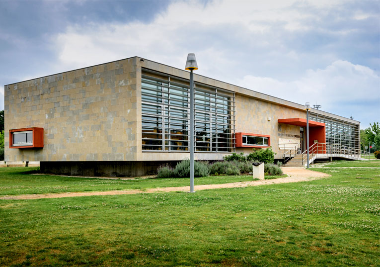 Rádio Regional do Centro: Condeixa: Concurso de poesia vai premiar poemas inéditos em português