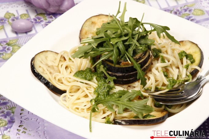 Rádio Regional do Centro: Linguine com beringela e molho pesto