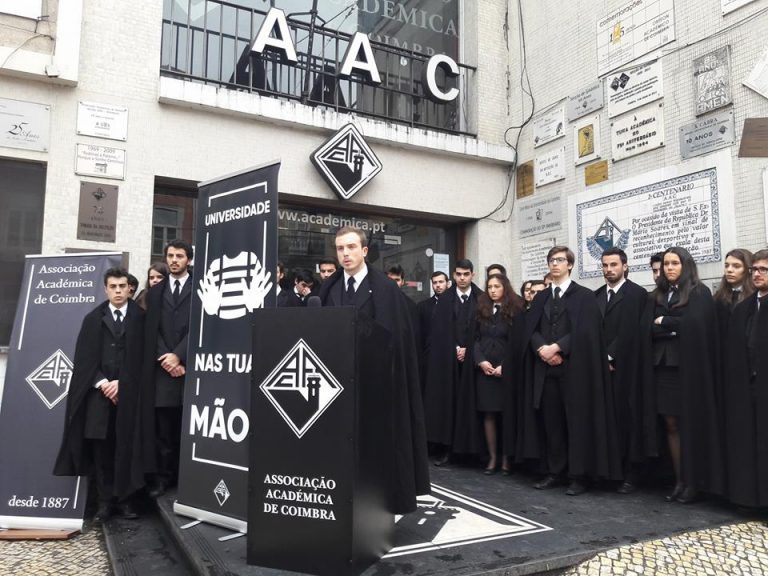 Rádio Regional do Centro: Estudantes de Coimbra lançam petição para suspender propinas