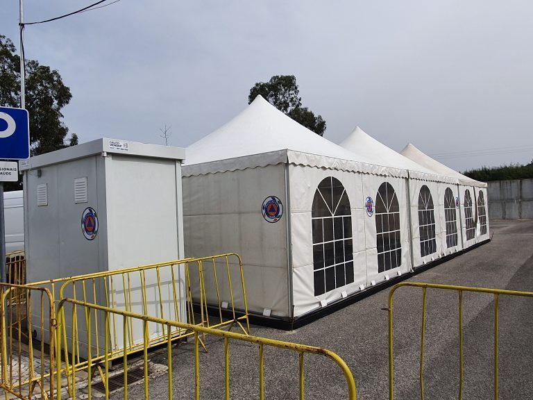 Rádio Regional do Centro: Tendas de apoio instaladas no Centro de Saúde da Lousã
