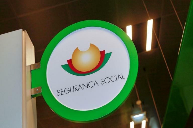 Rádio Regional do Centro: Funcionária da Segurança Social condenada a nove anos por burla