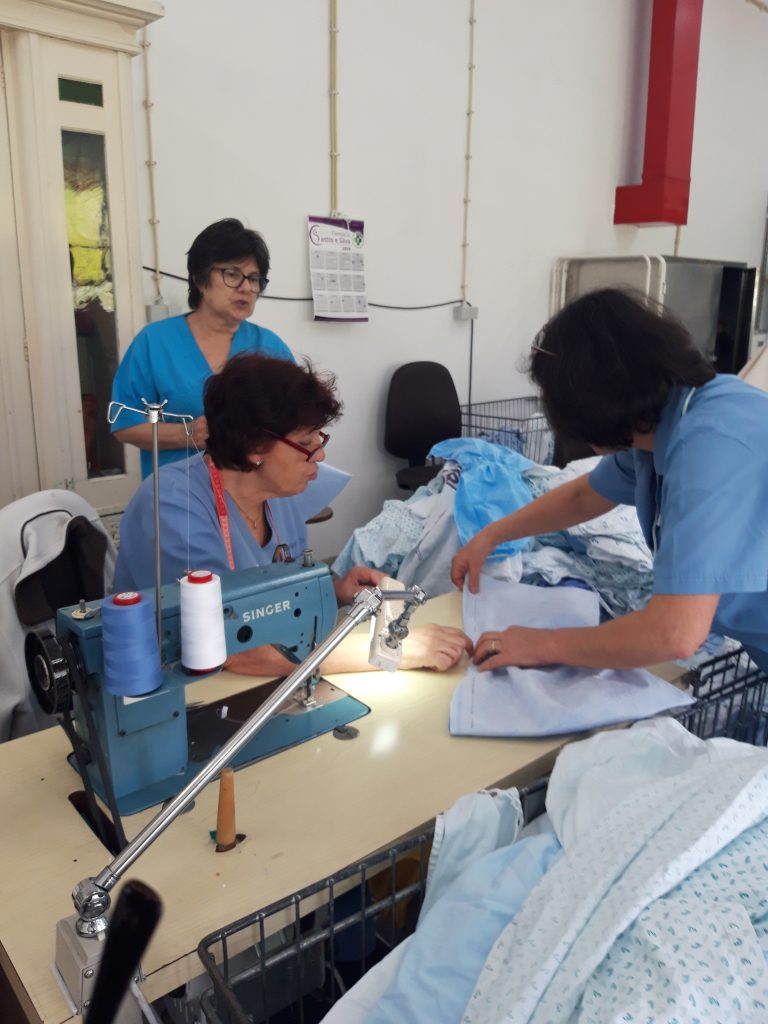 Rádio Regional do Centro: CHUC confecciona os seus próprios artigos de protecção individual