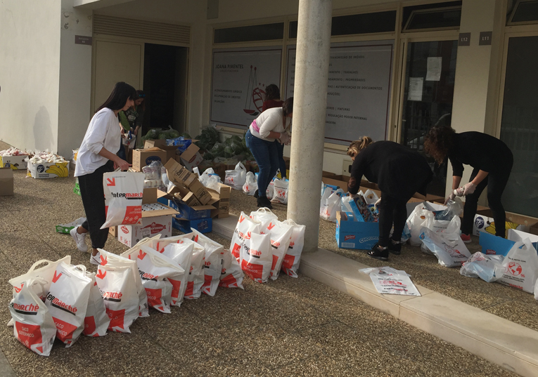 Rádio Regional do Centro: Condeixa: Câmara distribui cabazes de bens alimentares a alunos necessitados