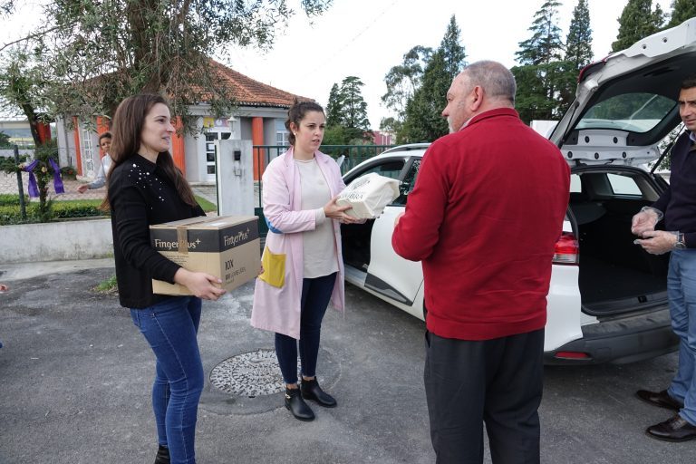 Rádio Regional do Centro: CMC entrega equipamentos de protecção individual a 34 lares