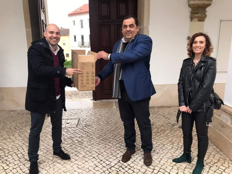 Rádio Regional do Centro: Câmara de Condeixa entregou material de proteção às IPSS do concelho