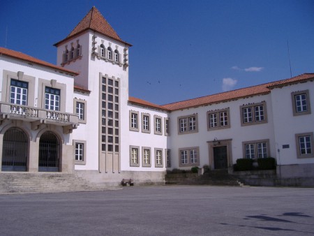 Rádio Regional do Centro: Tábua diz que pagamentos em atraso estão “muito aquém” do limite