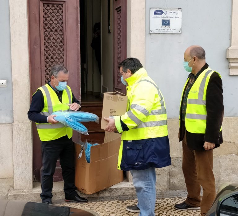 Rádio Regional do Centro: UF de Coimbra distribui equipamentos de protecção individual a IPSS’s