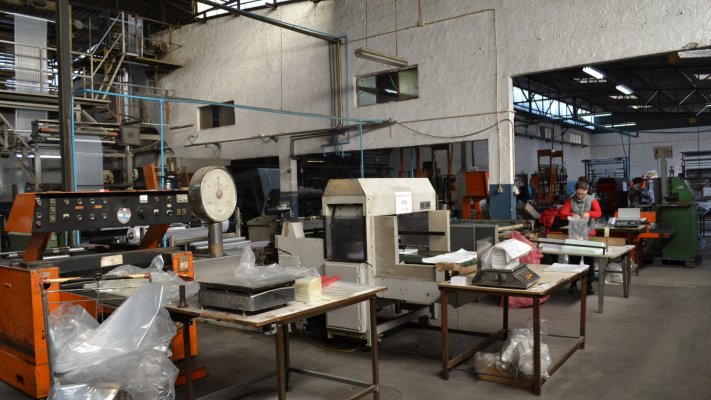 Rádio Regional do Centro: Empresa de plásticos de Miranda do Corvo produz sacos para hospitais