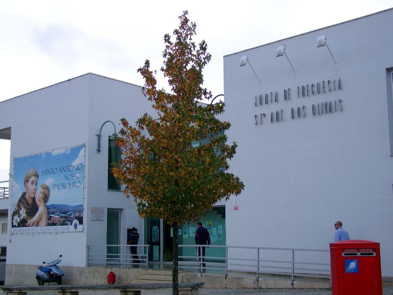 Rádio Regional do Centro: JF dos Olivais apela à recolha de equipamentos informáticos para estudantes